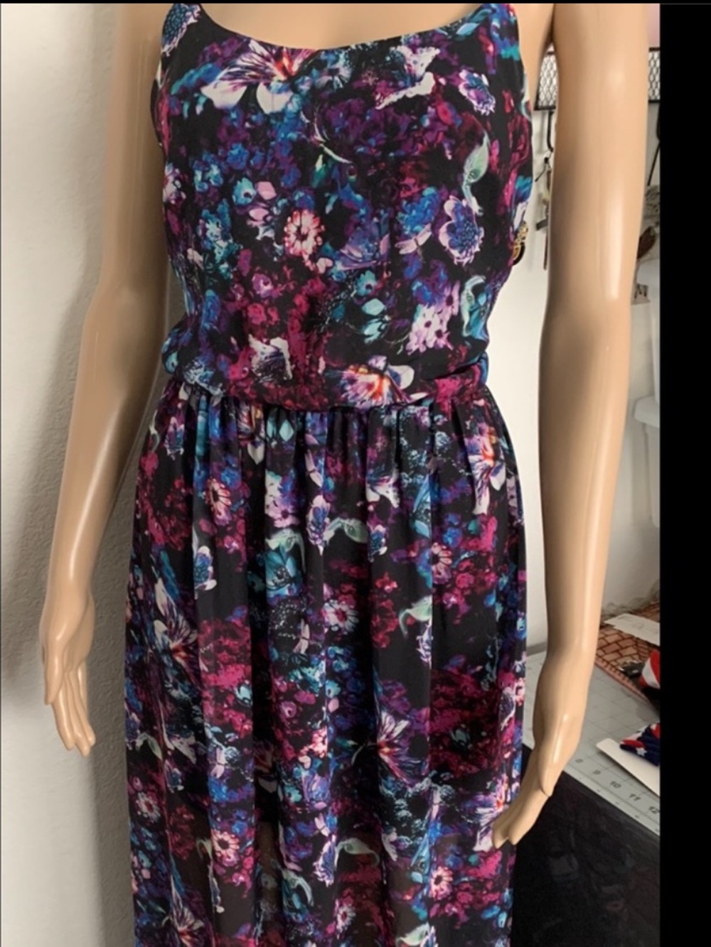 (GUESS) Beautiful woman dress size M